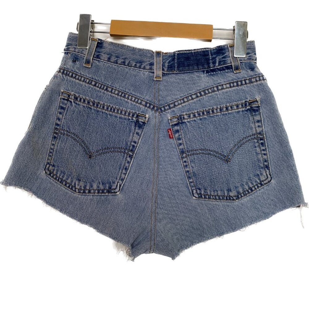 Vintage Levi’s Cut Off Jean Shorts Women W28 Light Blue Denim High Waist Cheeky